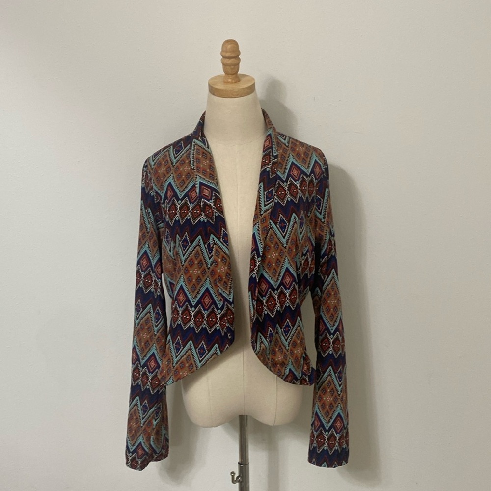 Cropped geo-print jacket